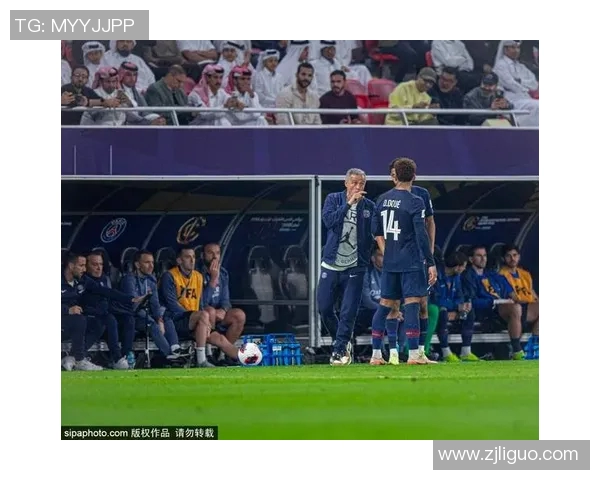 荷兰队足球明星闪耀赛场展现无与伦比的技艺与团队精神 荷兰队足球明星闪耀赛场展现无与伦比的技艺与团队精神